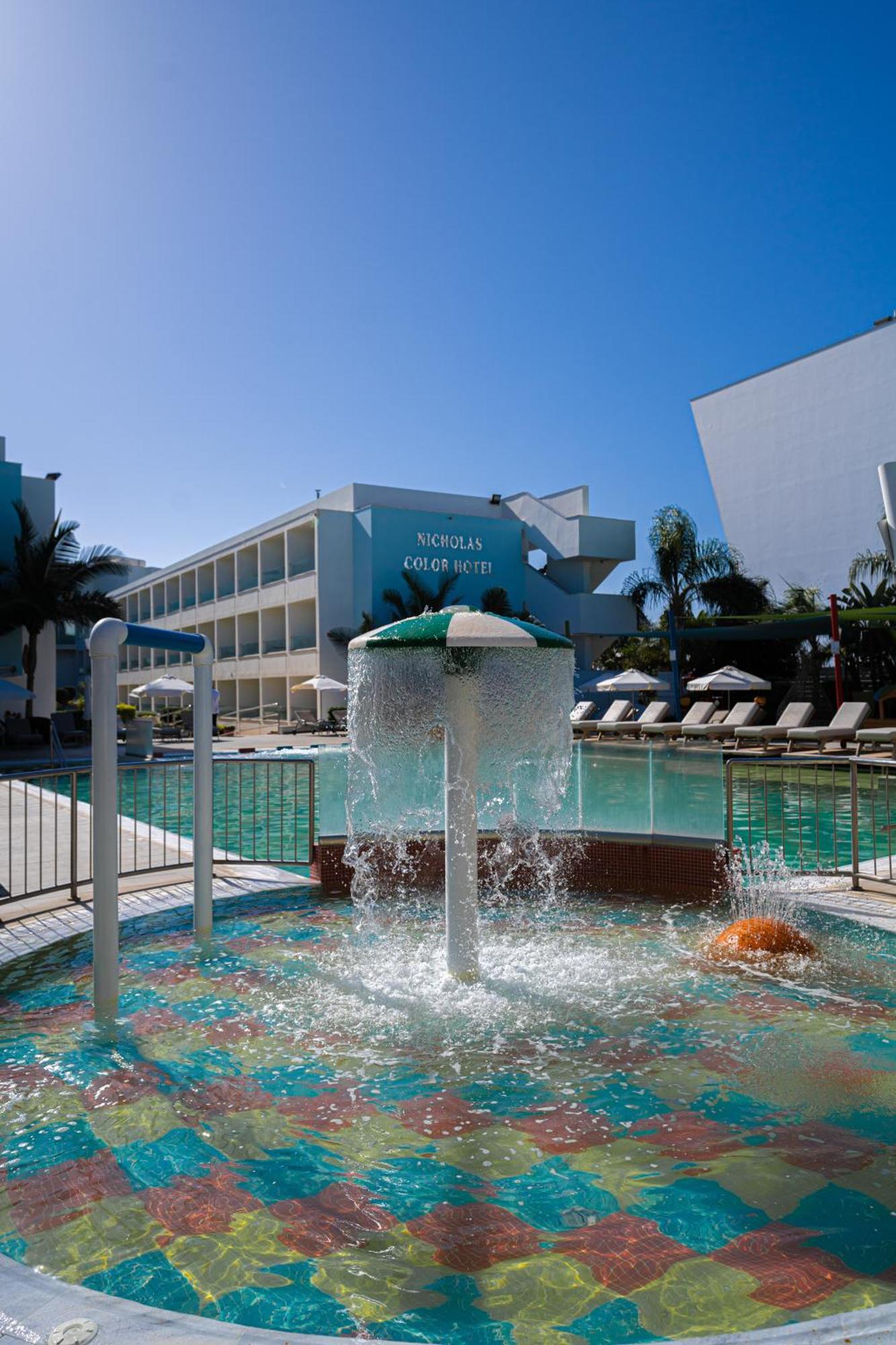 Nicholas Color Hotel Айя Напа Екстериор снимка