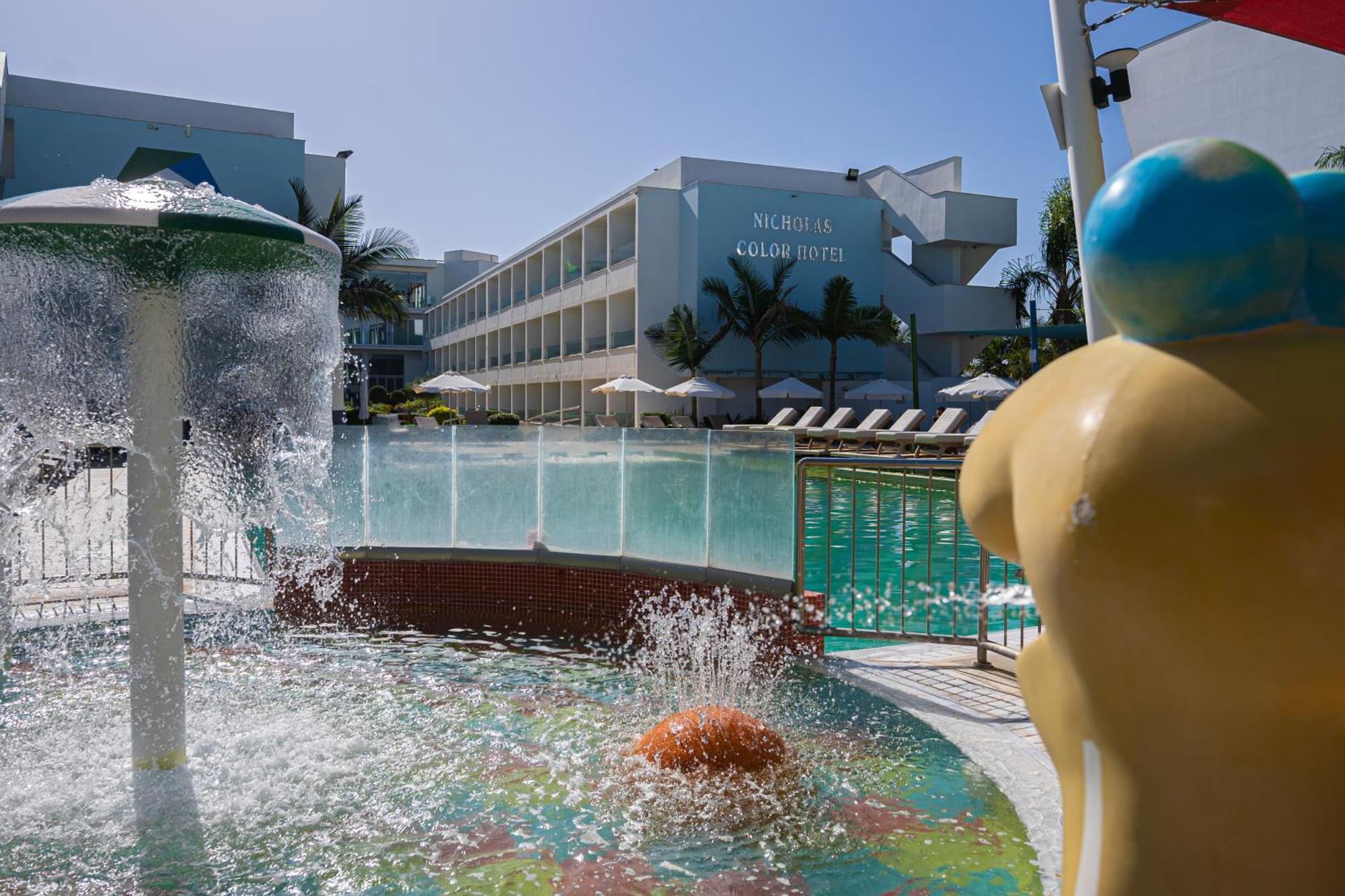 Nicholas Color Hotel Айя Напа Екстериор снимка