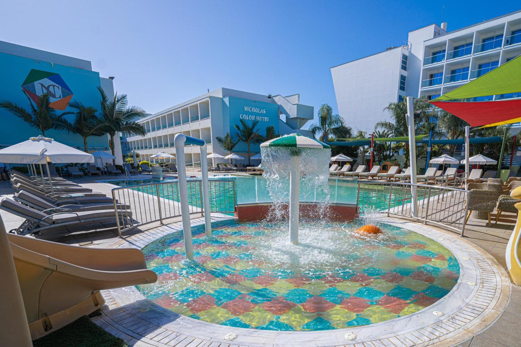 Nicholas Color Hotel Айя Напа Екстериор снимка
