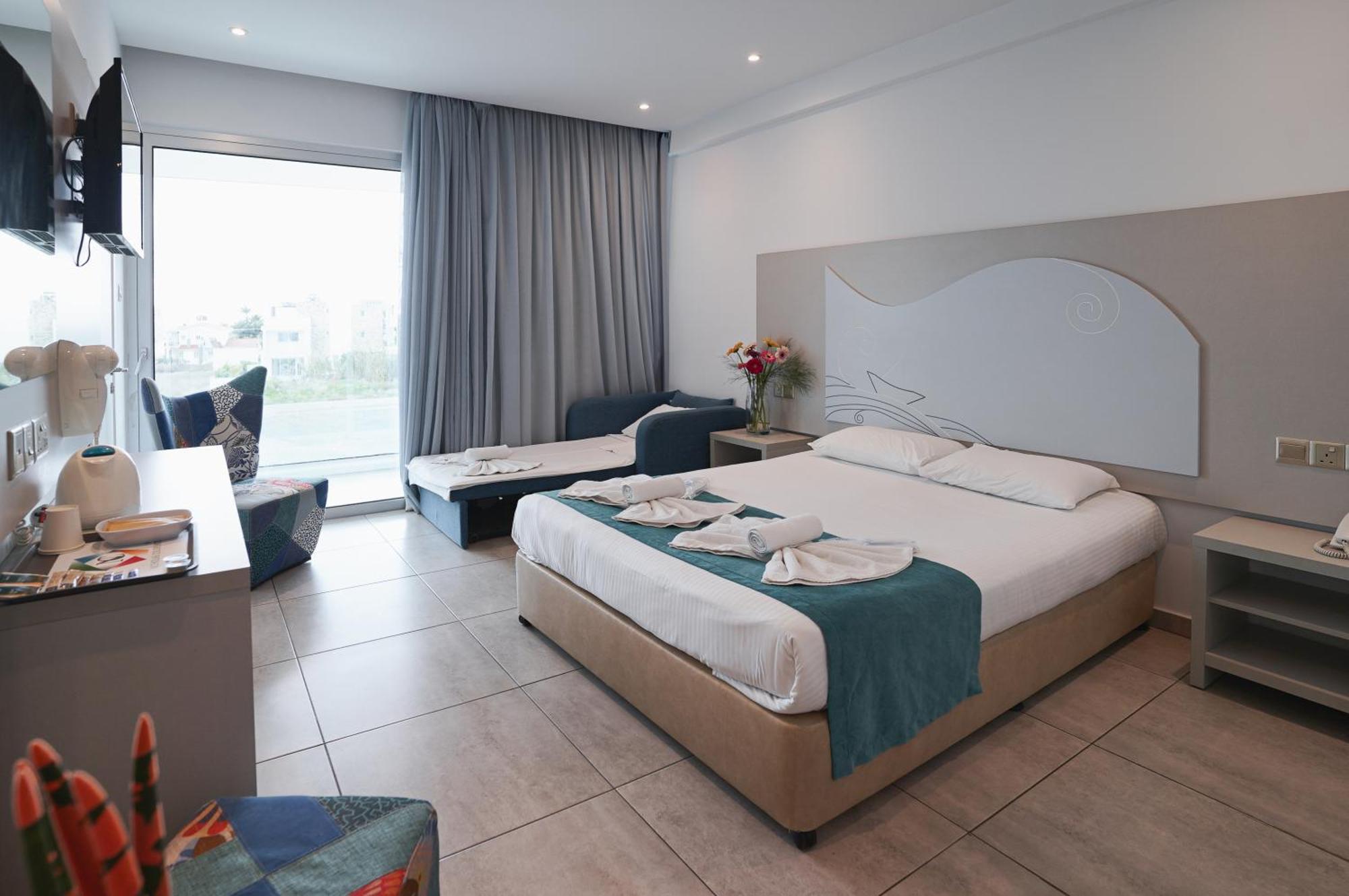 Nicholas Color Hotel Айя Напа Екстериор снимка